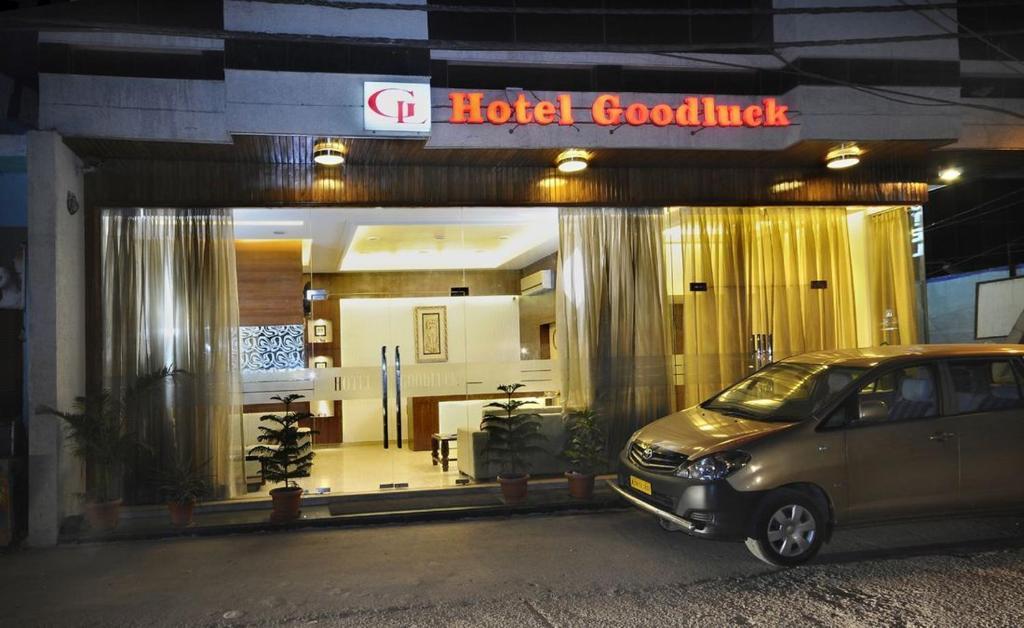 Airport Goodluck * New Delhi